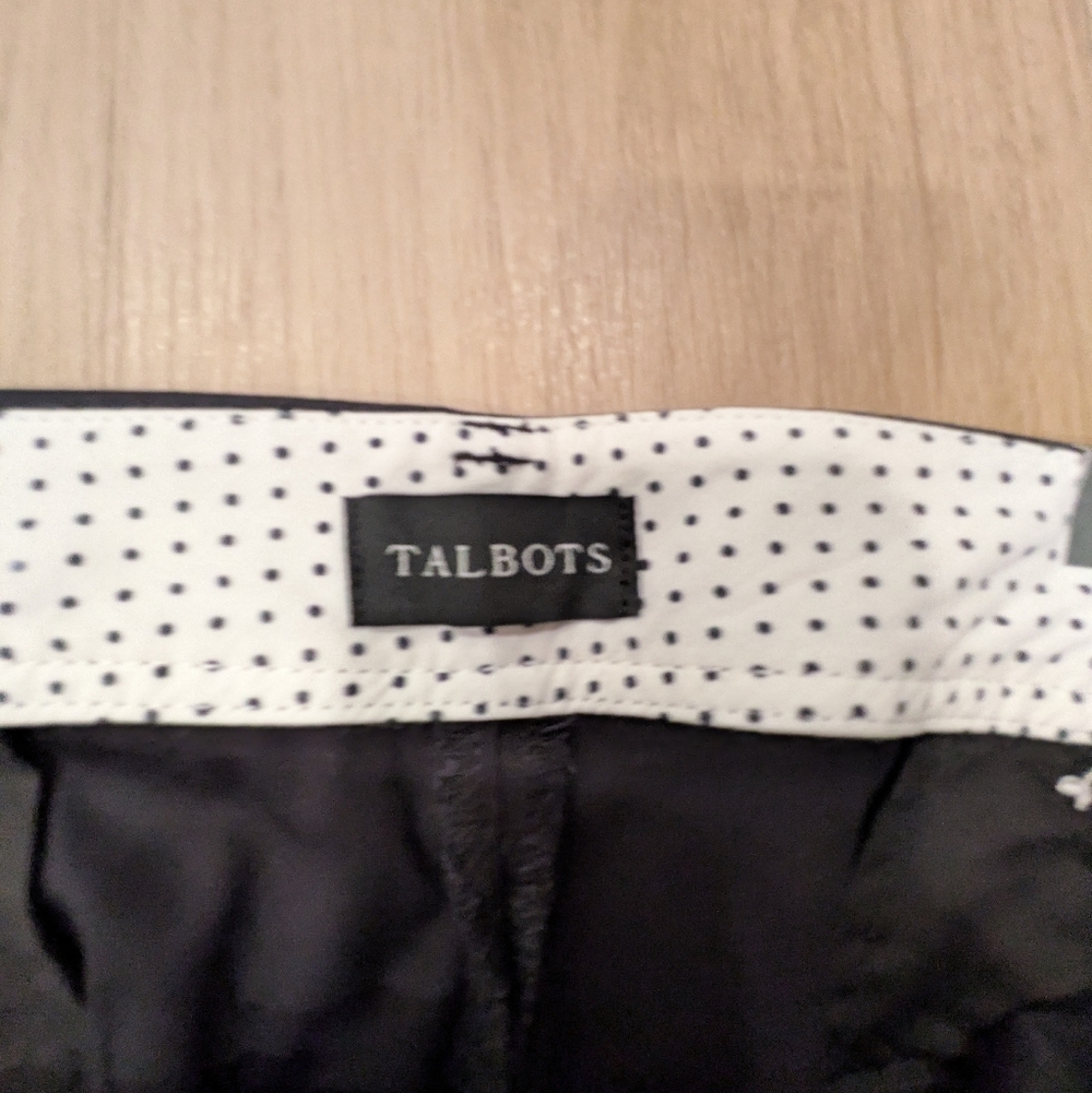Talbots NWT Black Perfect Shorts 9" 18W - Picture 6 of 9
